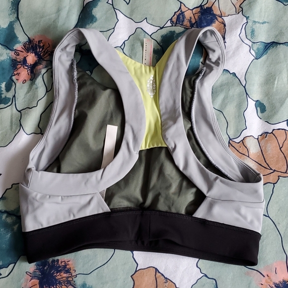 Sport bra - Picture 2 of 2